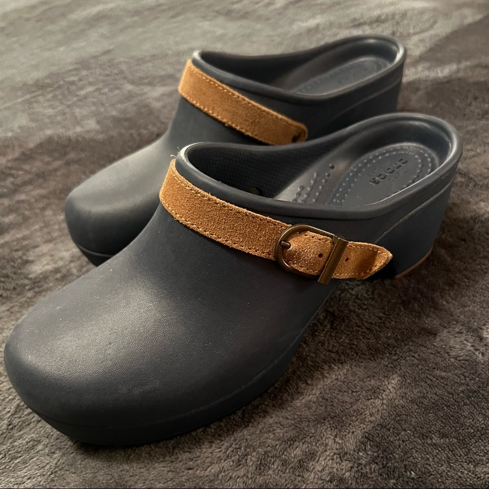 New Crocs Clog Sandals- Size: 6